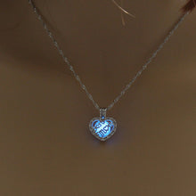 Load image into Gallery viewer, Best Mom glow-in-the-dark Necklace