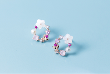 Load image into Gallery viewer, Diamond flower pearl earrings
