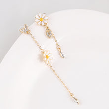 Load image into Gallery viewer, Long Asymmetrical Exquisite Small Daisy Earrings
